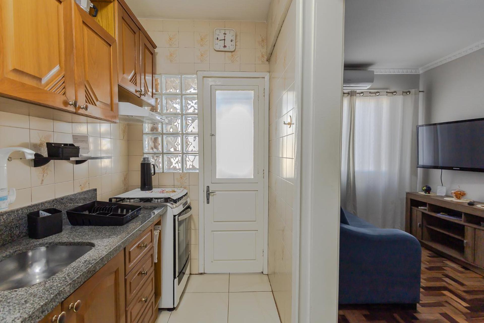 Apartment Familiar Ll 8ºandar Ll Wi-fi 259mpbs Ll 780m Da Av Ipiranga Ll 2km Hospital Sao Lucas Pucc Ll 4km Centro Ll 4,9km Da Rodoviaria Ll 8km Do Aeroporto Ll Porto Alegre